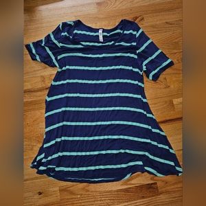 Lularoe top size large